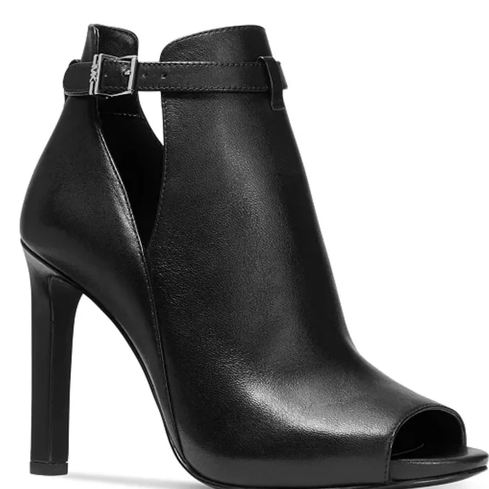 Elegant Black Women’s Leather Peep-Toe Ankle Boots size 9.5